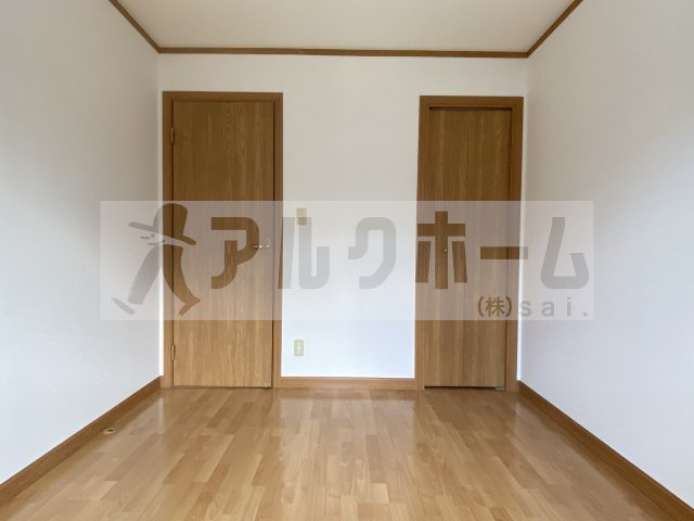 南小阪合ハイツの洋室