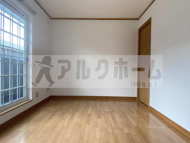 南小阪合ハイツの洋室