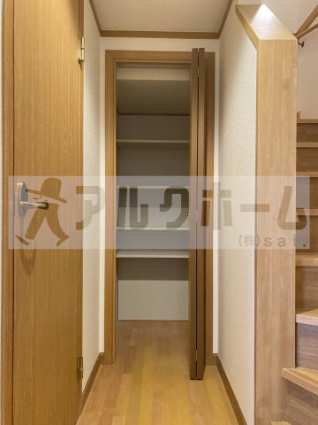 南小阪合ハイツの収納