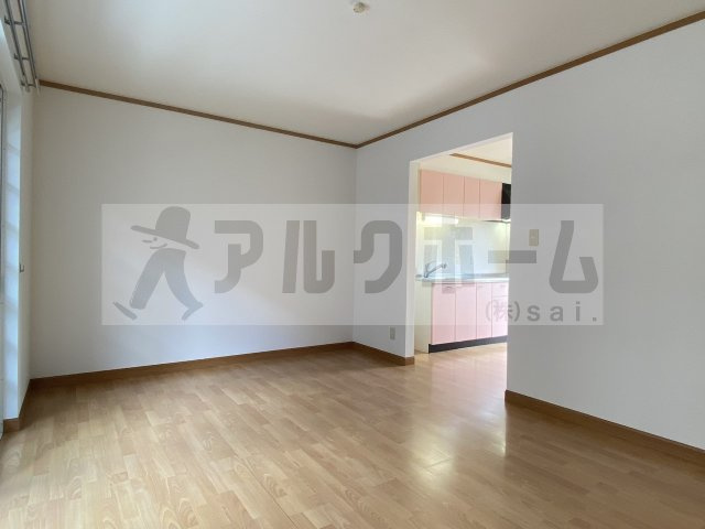 南小阪合ハイツの居間・リビング