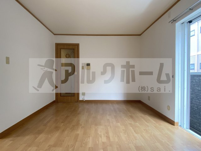 南小阪合ハイツの居間・リビング