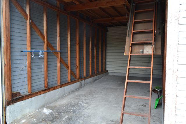 高柳シャッター付ガレージ倉庫の駐車場|１階駐車場部分