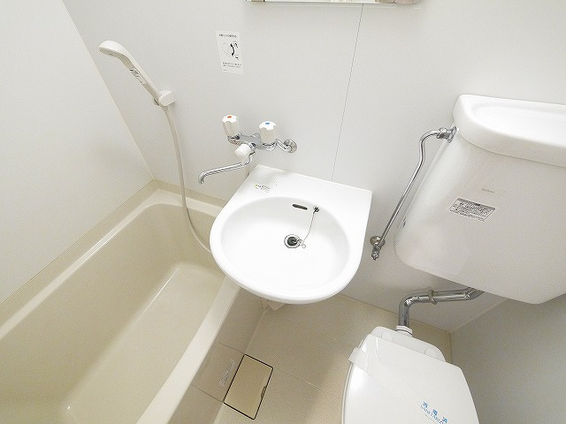 コーポ三和新大宮Ⅱ号館の設備|洗面台です