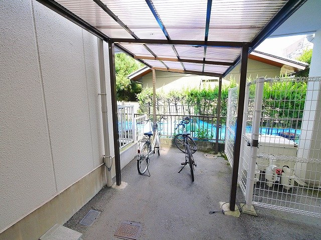 コーポ三和新大宮Ⅱ号館のその他共用部分|駐輪スペースです