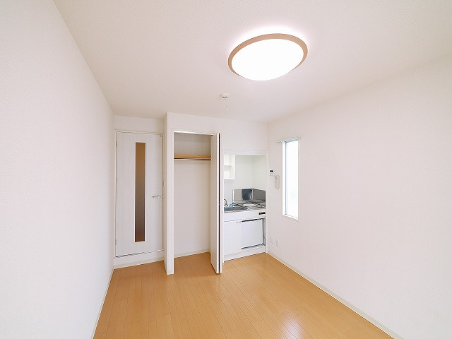 コーポ三和新大宮2号館の洋室