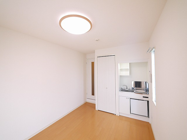 コーポ三和新大宮2号館の洋室