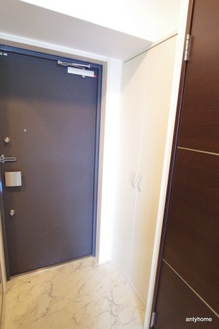 アーバネックス南森町　仲介手数料無料の玄関