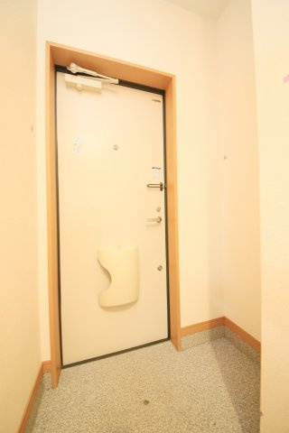 ステーションハイツの玄関