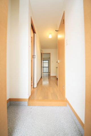 ステーションハイツの玄関