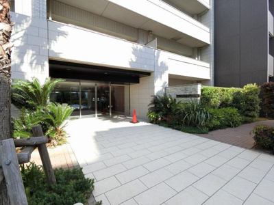 【エントランス】 | ライオンズウイングゲート | 京浜急行空港線「大鳥居」駅徒歩7分！横浜・羽田国内線ターミナル直通でアクセス良好♪