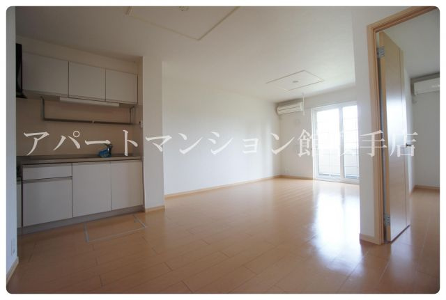 フィオーレBの居間・リビング