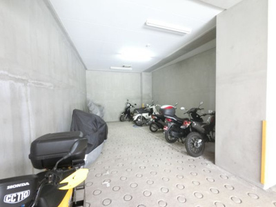 【その他共用部分】 | リステージ本牧 | バイク置場