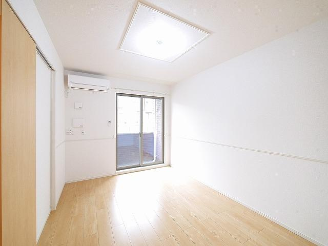 クレールコートⅡの居間・リビング|ゆったり過ごせる居間です