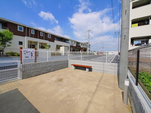 クレールコートⅡのその他共用部分|憩いのスペースがあります