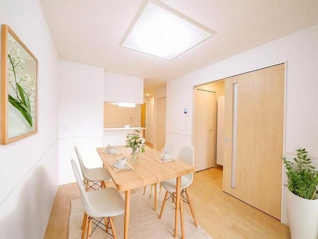 クレールコートⅡの居間・リビング|ゆったりとした居間です