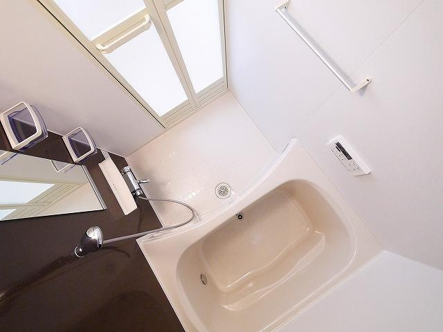 クレールコートⅡの浴室|日々の疲れを癒すお風呂付です