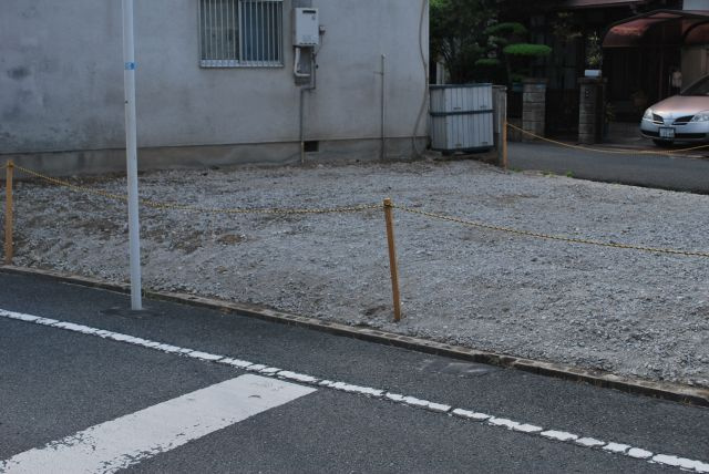 寝屋川市上神田２丁目の新築一戸建の前面道路含む現地写真