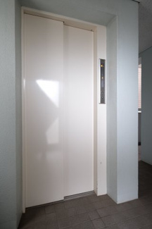 【エントランス】 | エレベーター付きです