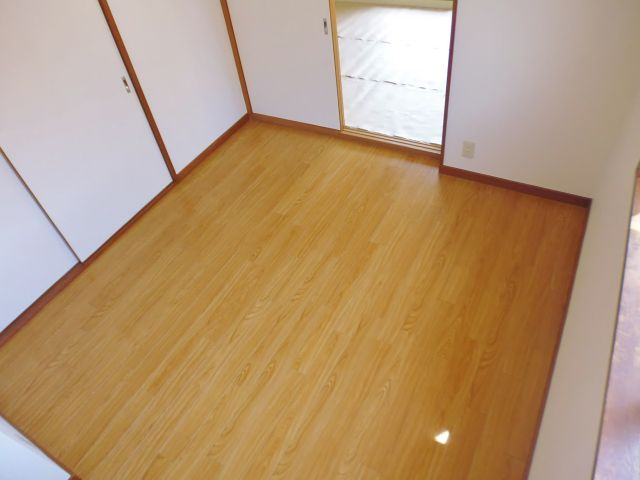 押部マンション2の洋室