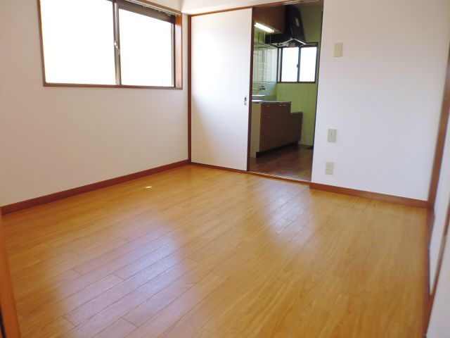 押部マンション2の洋室