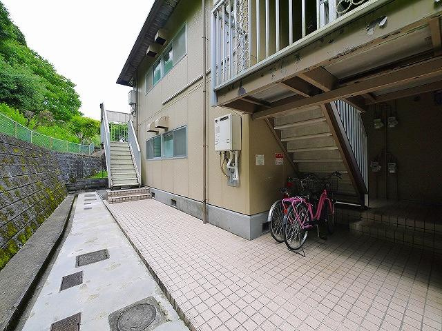 ハイツあづまのエントランス