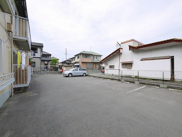 ハイツあづまの駐車場
