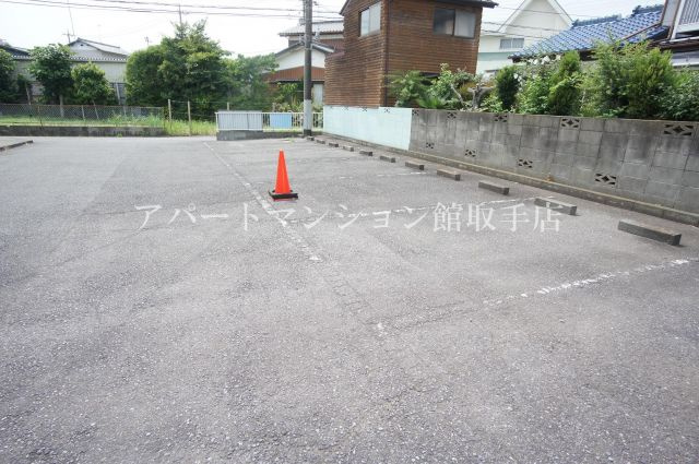 シェル青柳Bの駐車場