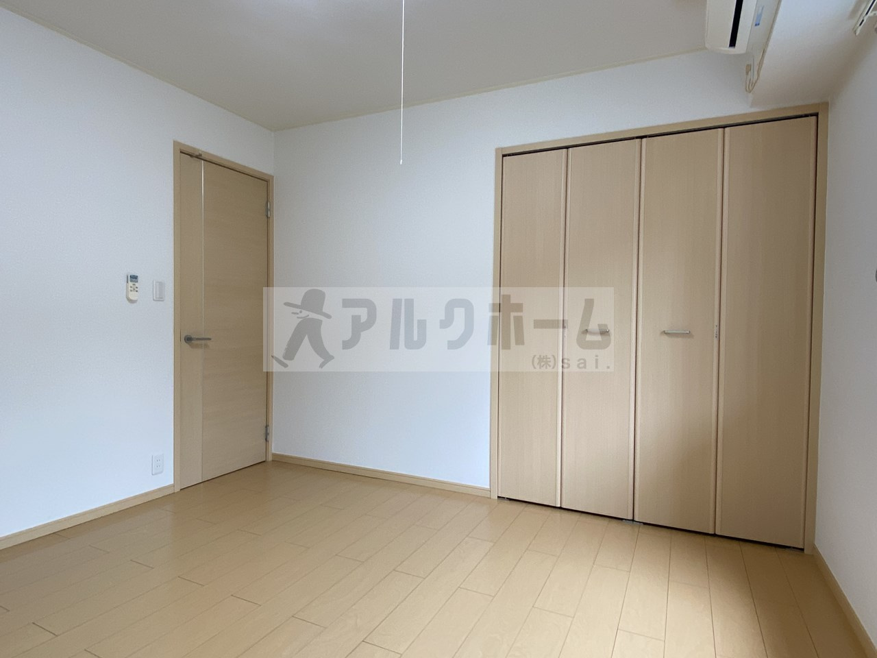 ハイツ赤坂の洋室