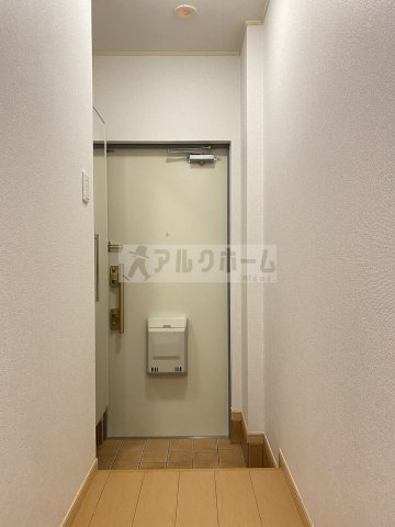 ハイツ赤坂の玄関