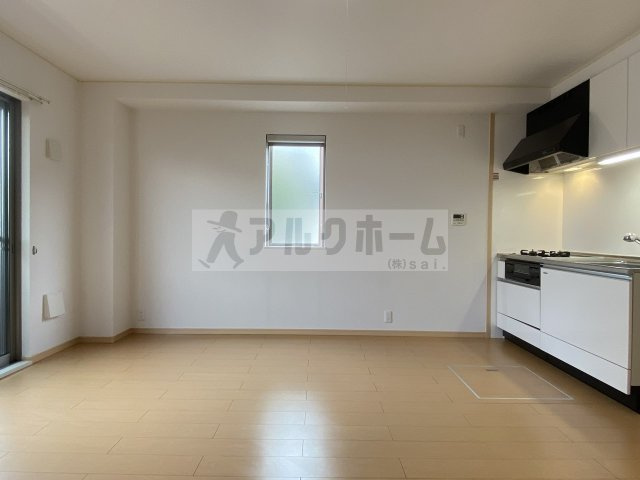 ハイツ赤坂の居間・リビング