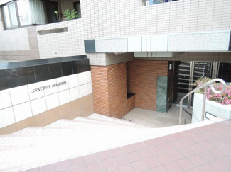 【エントランス】 | 都営浅草線「馬込」駅徒歩8分と好立地！