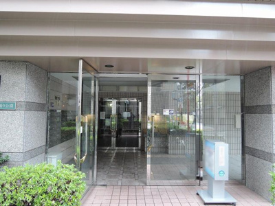 【エントランス】 | シャロン横浜大通り公園 | JR京浜東北線「関内」駅徒歩4分！横浜市営地下鉄ブルーライン「伊勢崎長者町」駅徒歩2分と好立地！