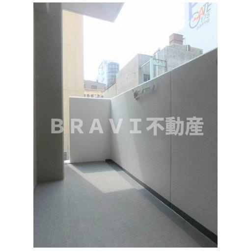 セレニテ北久宝寺　BRAVI不動産のバルコニー|【セレニテ北久宝寺】落ち着いた時間を過ごせるバルコニーです