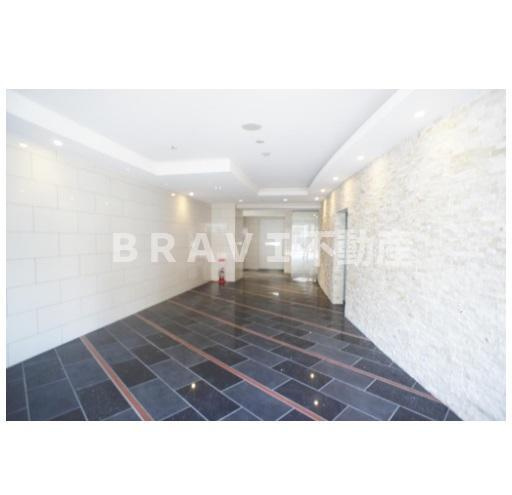 セレニテ北久宝寺　BRAVI不動産のロビー|【セレニテ北久宝寺】清潔なロビーです