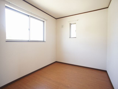 【寝室】 | コスモスA | 清潔感のあるきれいな北側洋間です♪