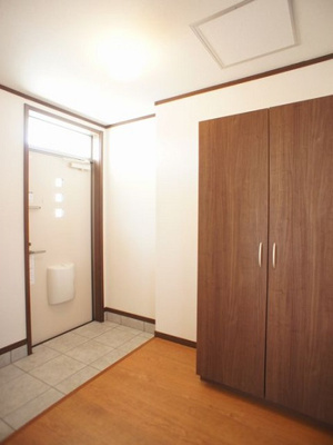 【玄関】 | コスモスA | たくさん収納できるシューズボックスが付いています♪