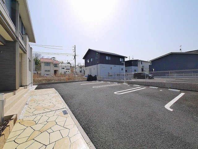 ヴィオラ（城山台）の駐車場