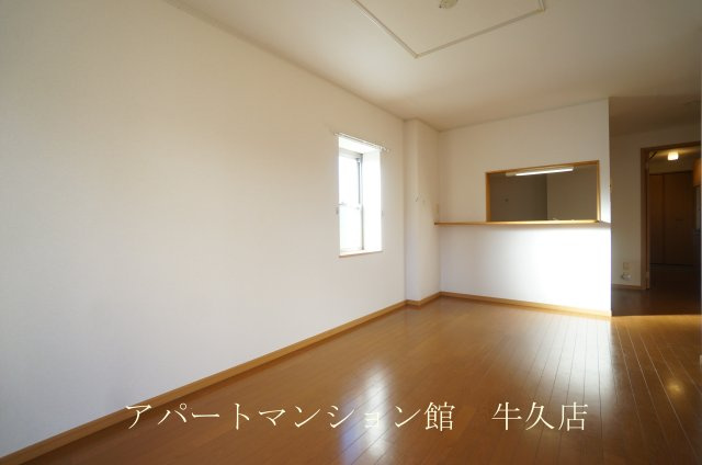 セレッソ参番館の居間・リビング