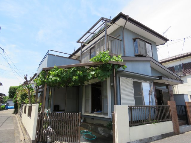 坂戸市伊豆の山町の一戸建ての駐車場