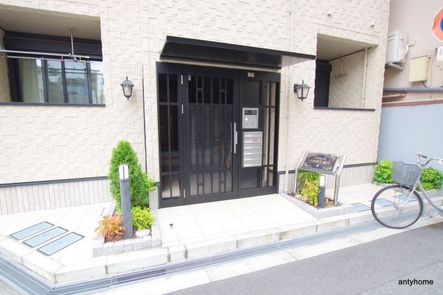 ハピネス浦江2のエントランス