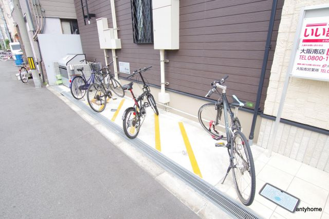 ハピネス浦江2の駐車場