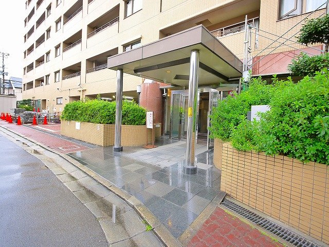 朝日プラザアーバネート奈良Ⅱのエントランス|キレイな共有スペース