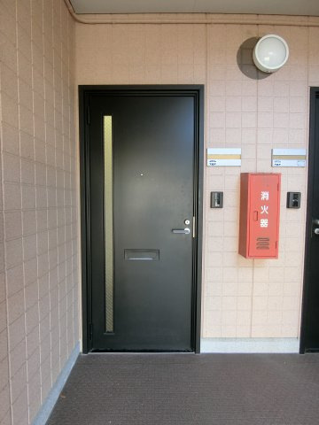 サングリーンA棟の玄関
