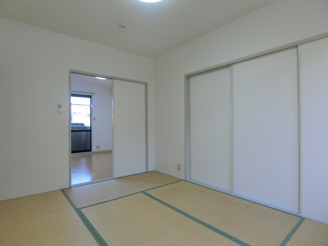 サングリーンA棟の和室