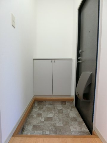 サングリーンA棟の玄関