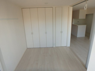 【洋室】 | SKY RESIDENCE