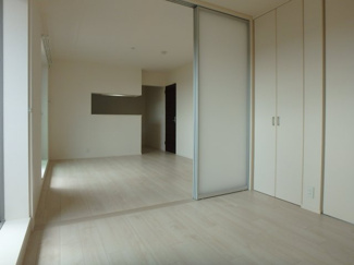 【洋室】 | SKY RESIDENCE