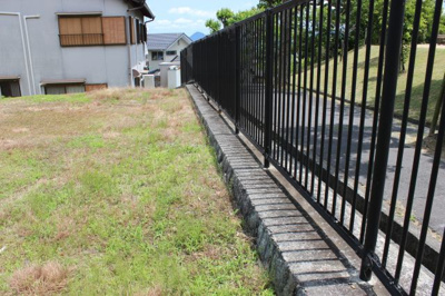 【周辺】 | 大津市衣川一丁目1354-8 三方角地 | 南側道路と境界付近