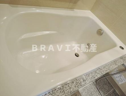 ガリレイ新町　BRAVI不動産の浴室|【ガリレイ新町】落ち着いた空間のお風呂です