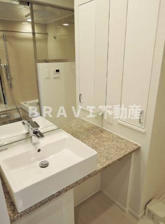 ガリレイ新町　BRAVI不動産の独立洗面台|【ガリレイ新町】使いやすい独立洗面台です